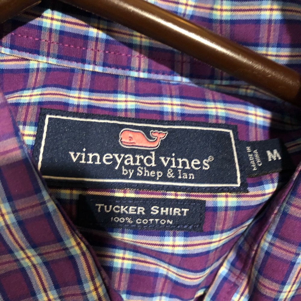 Button down - Picture 3 of 3
